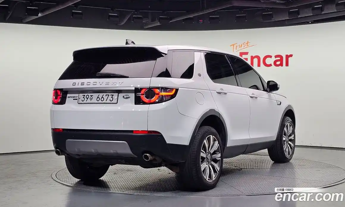 Land Rover Discovery Sport 2018 2.0 гидро в Москве № 1137622, фото 2