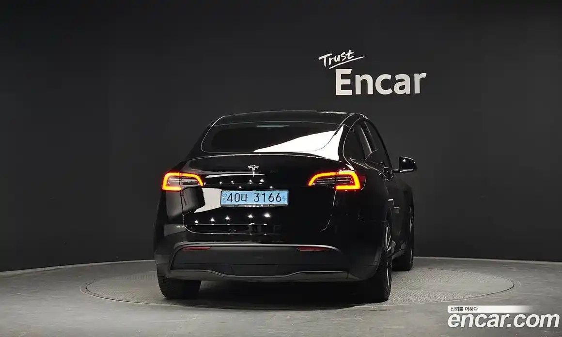 Tesla Model Y 2023 0.2 гидро в Москве № 1138328, фото 4