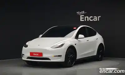 Tesla Model Y, 2021