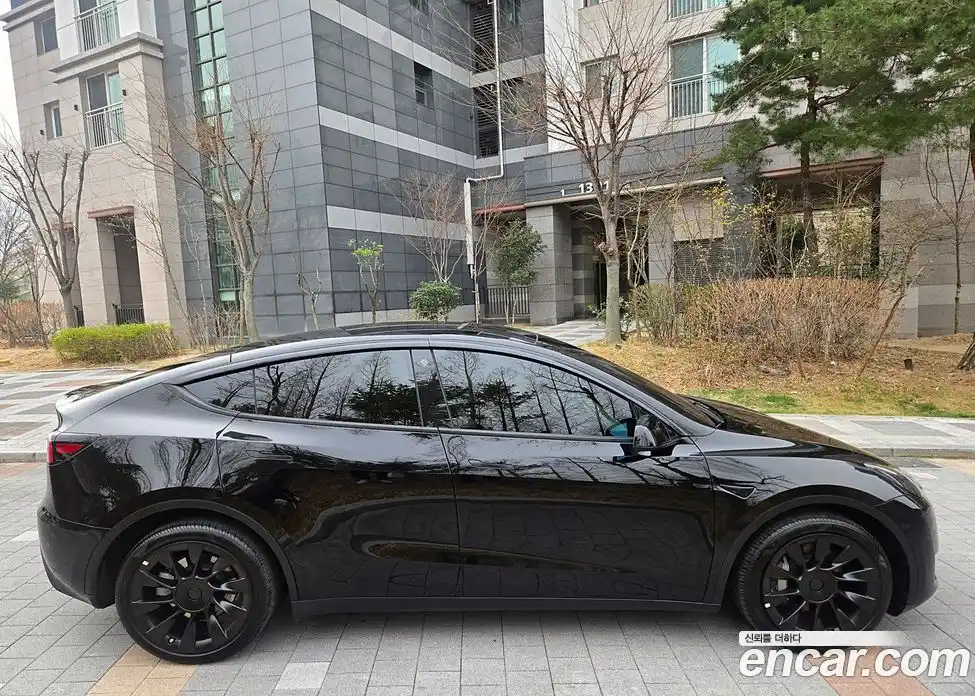 Tesla Model Y 2023 0.2 гидро в Москве № 1138452, фото 7