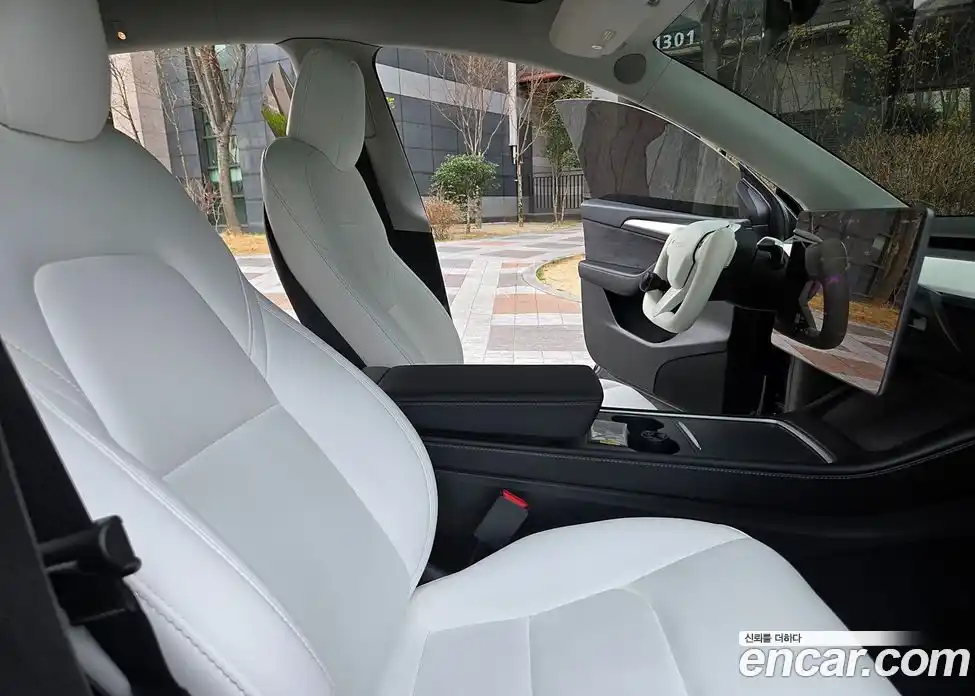 Tesla Model Y 2023 0.2 гидро в Москве № 1138452, фото 9