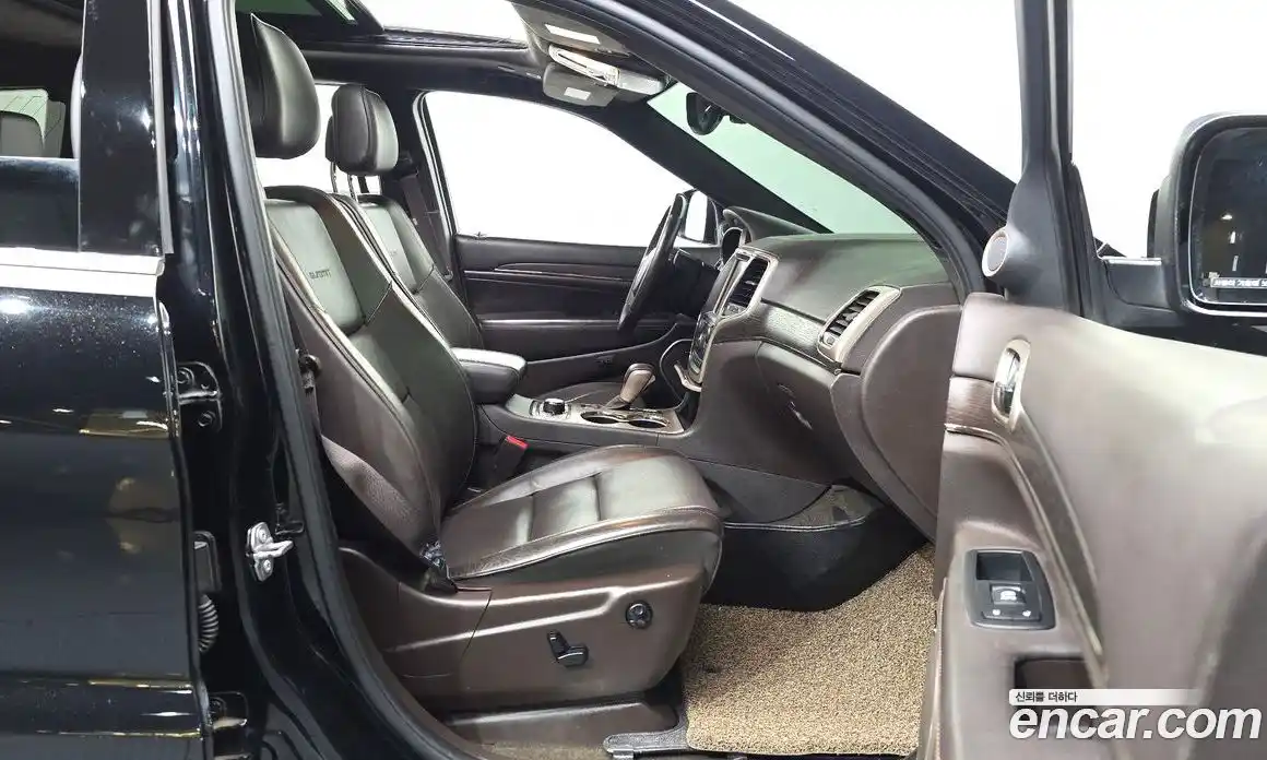 Jeep Cherokee 2017 3.0 гидро в Москве № 1139224, фото 11