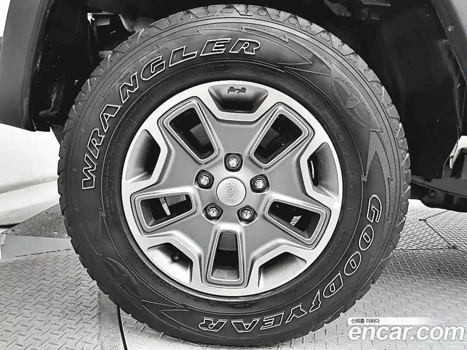 Jeep Wrangler 2017 3.6 гидро в Москве № 1139278, фото 15