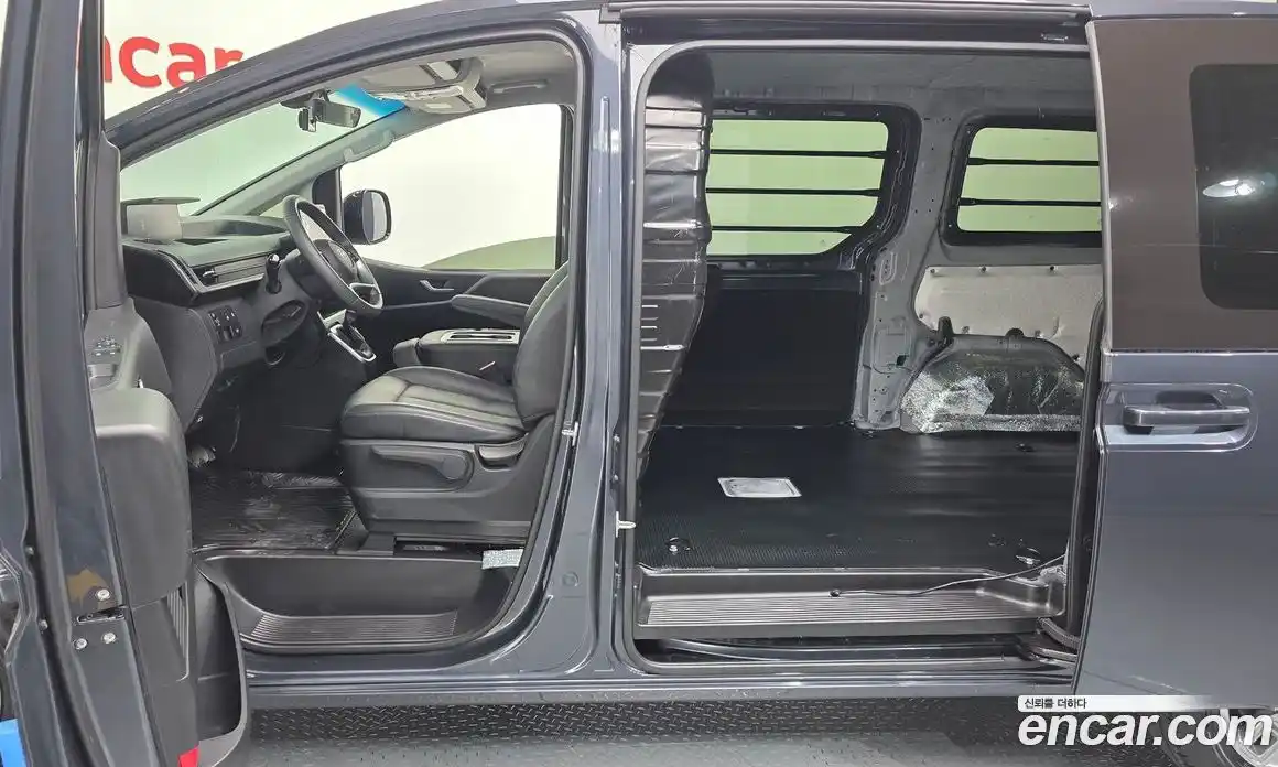 Hyundai Staria 2023 3.5 Автомат в Москве № 1142721, фото 18