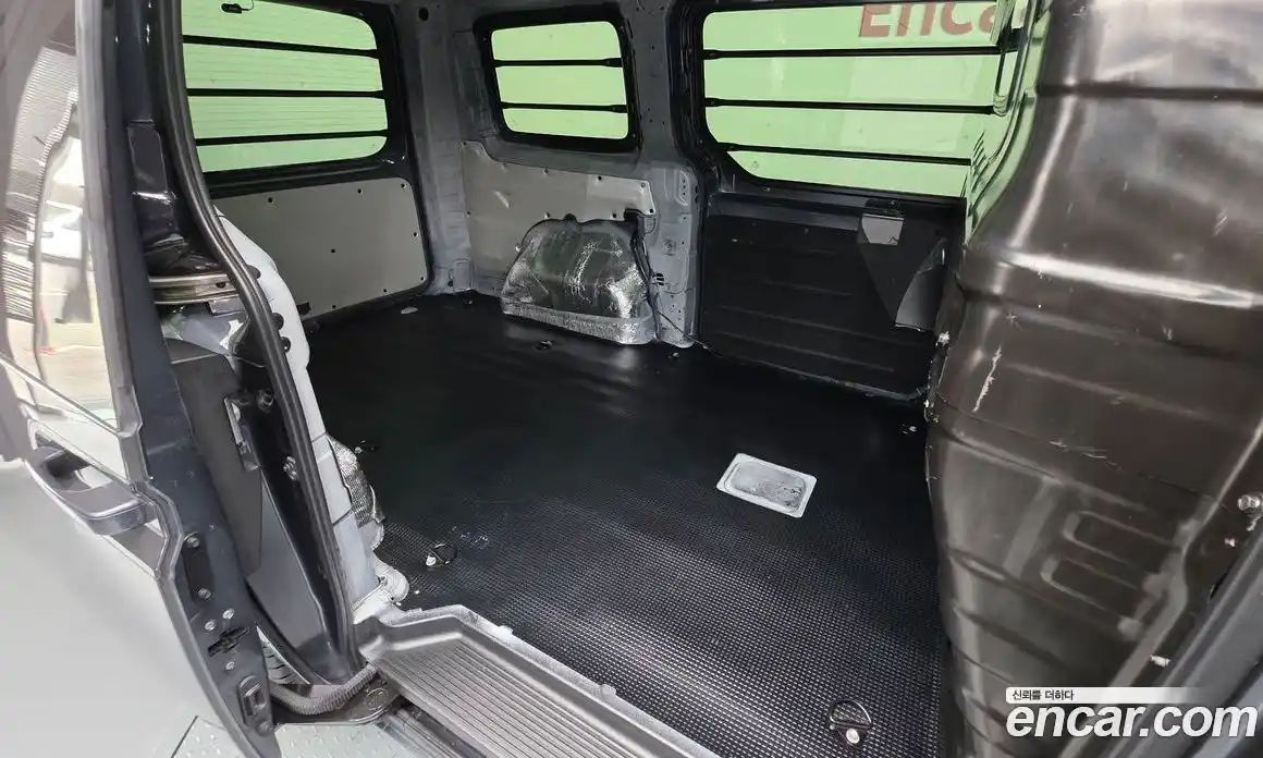 Hyundai Staria 2023 3.5 Автомат в Москве № 1142721, фото 19