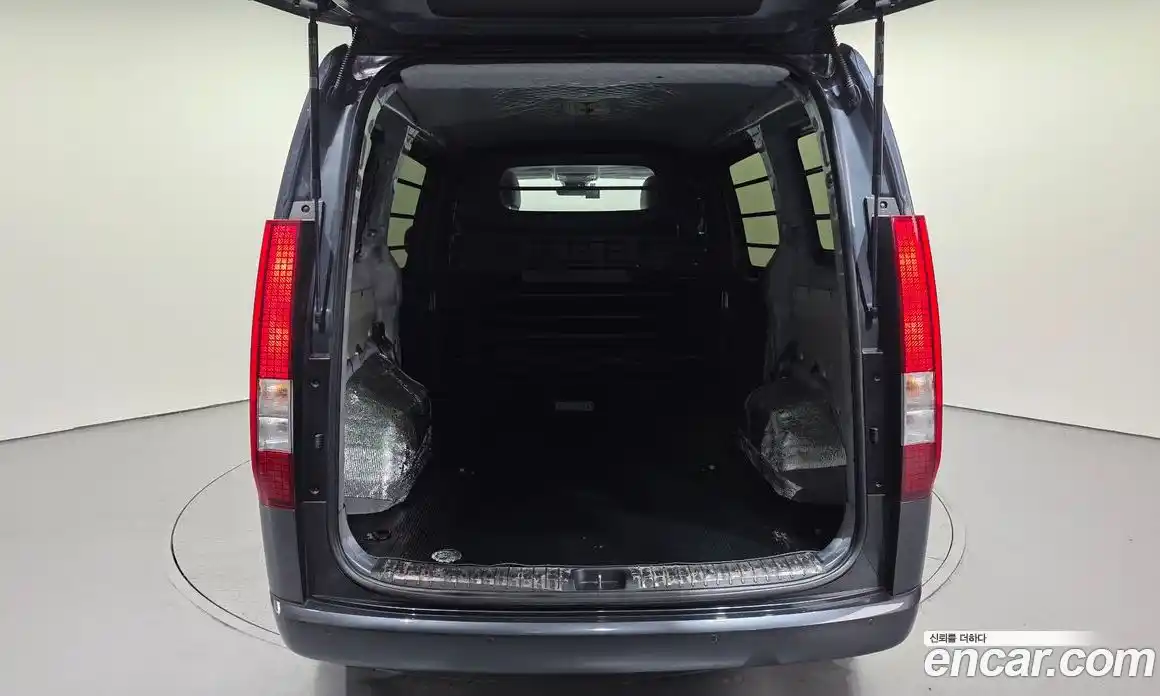 Hyundai Staria 2023 3.5 Автомат в Москве № 1142721, фото 20