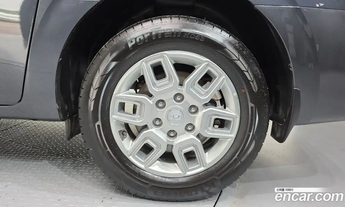 Hyundai Staria 2023 3.5 Автомат в Москве № 1142721, фото 5