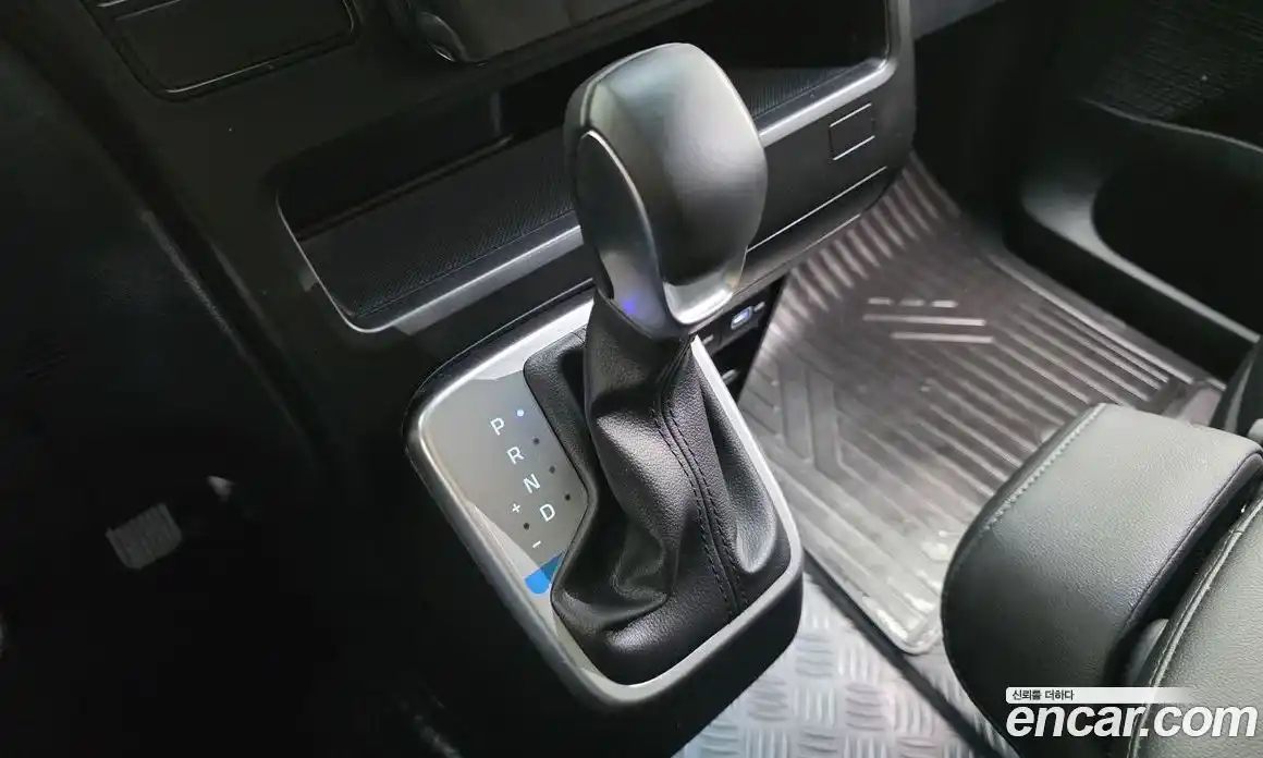 Hyundai Staria 2023 3.5 Автомат в Москве № 1142721, фото 9