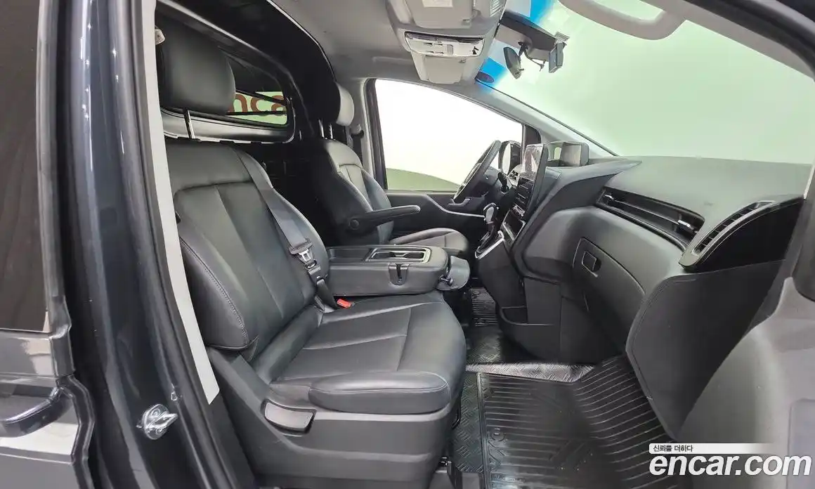 Hyundai Staria 2023 3.5 Автомат в Москве № 1142721, фото 10