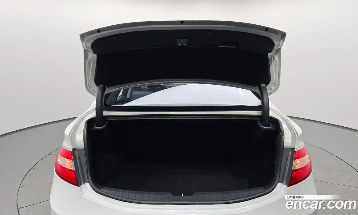 Hyundai Grandeur 2014 2.4 Автомат в Москве № 1142832, фото 19