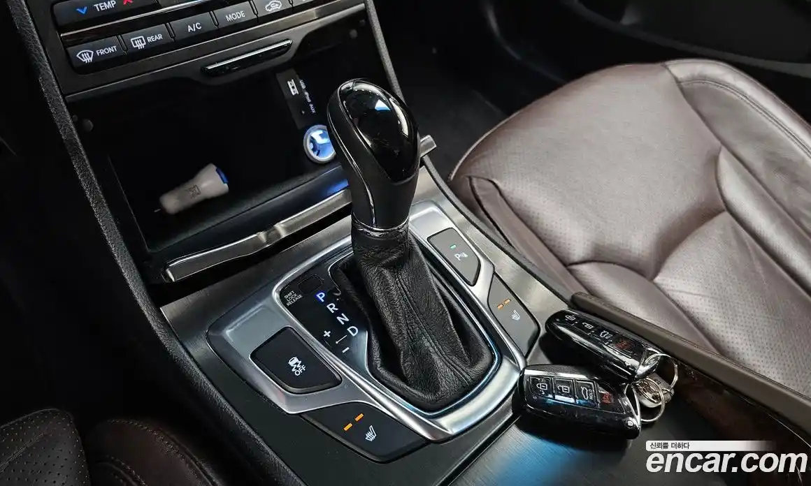 Hyundai Grandeur 2014 2.4 Автомат в Москве № 1142832, фото 8