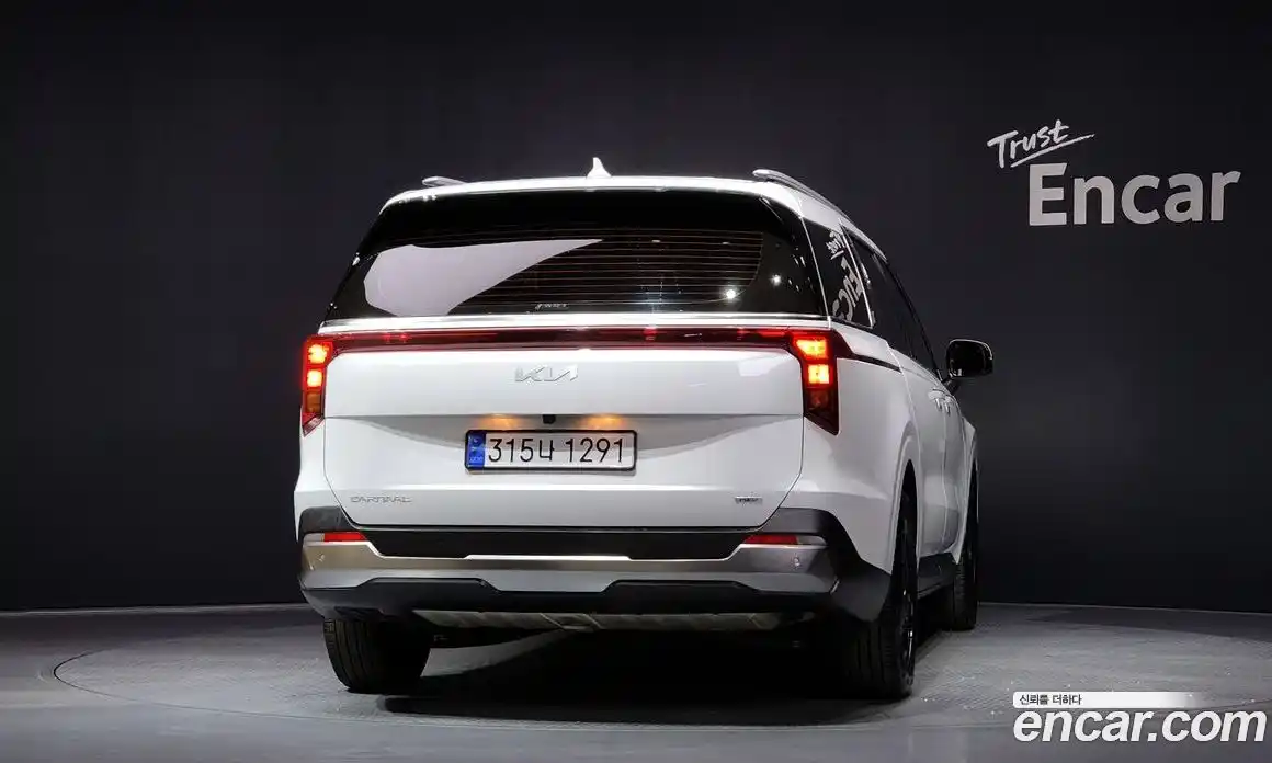 Kia Canival 2024 1.6 Автомат в Москве № 1143295, фото 4