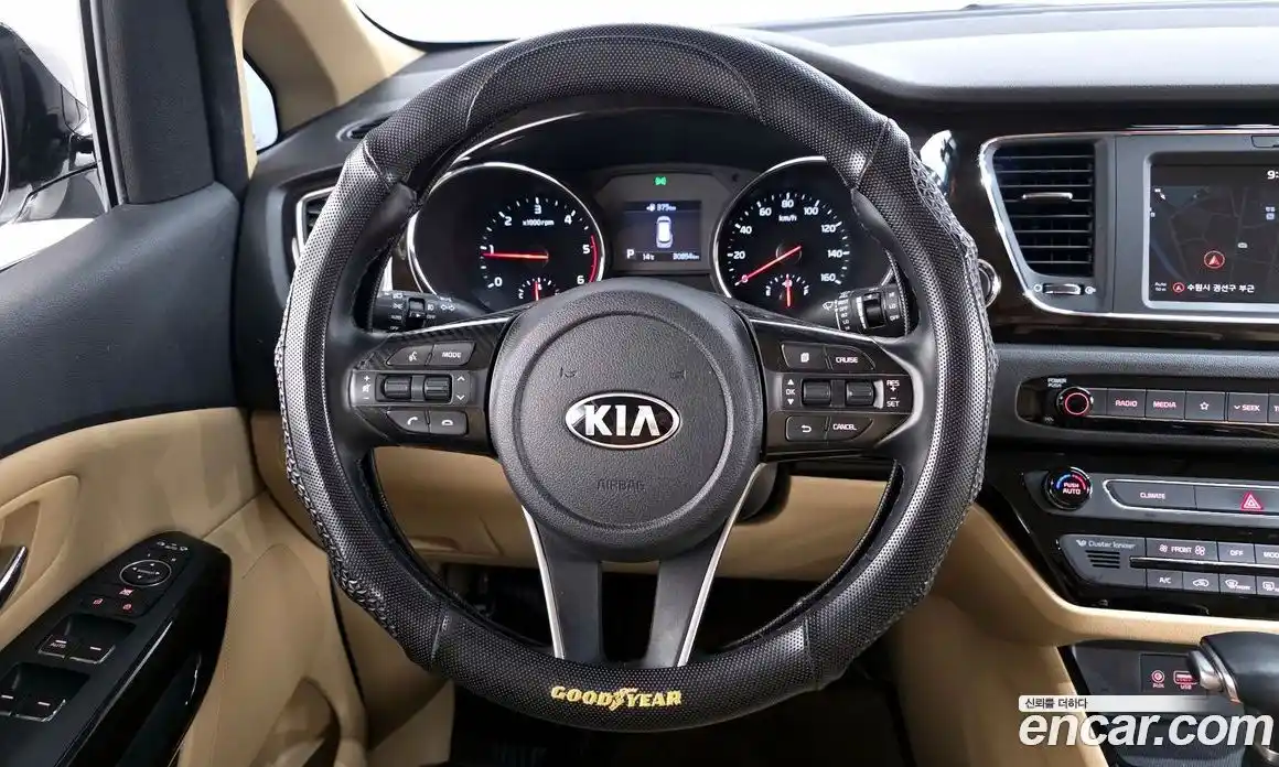 Kia Canival 2019 2.2 Автомат в Москве № 1143318, фото 14