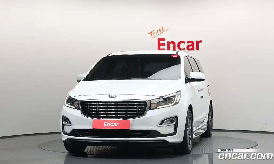 Kia Canival 2019 2.2 Автомат в Москве № 1143318, фото 3