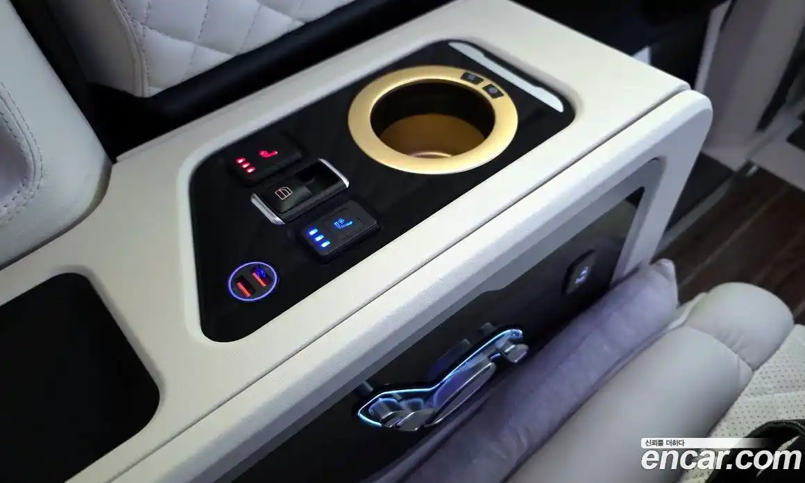 Kia Canival 2022 3.5 Автомат в Москве № 1143378, фото 19