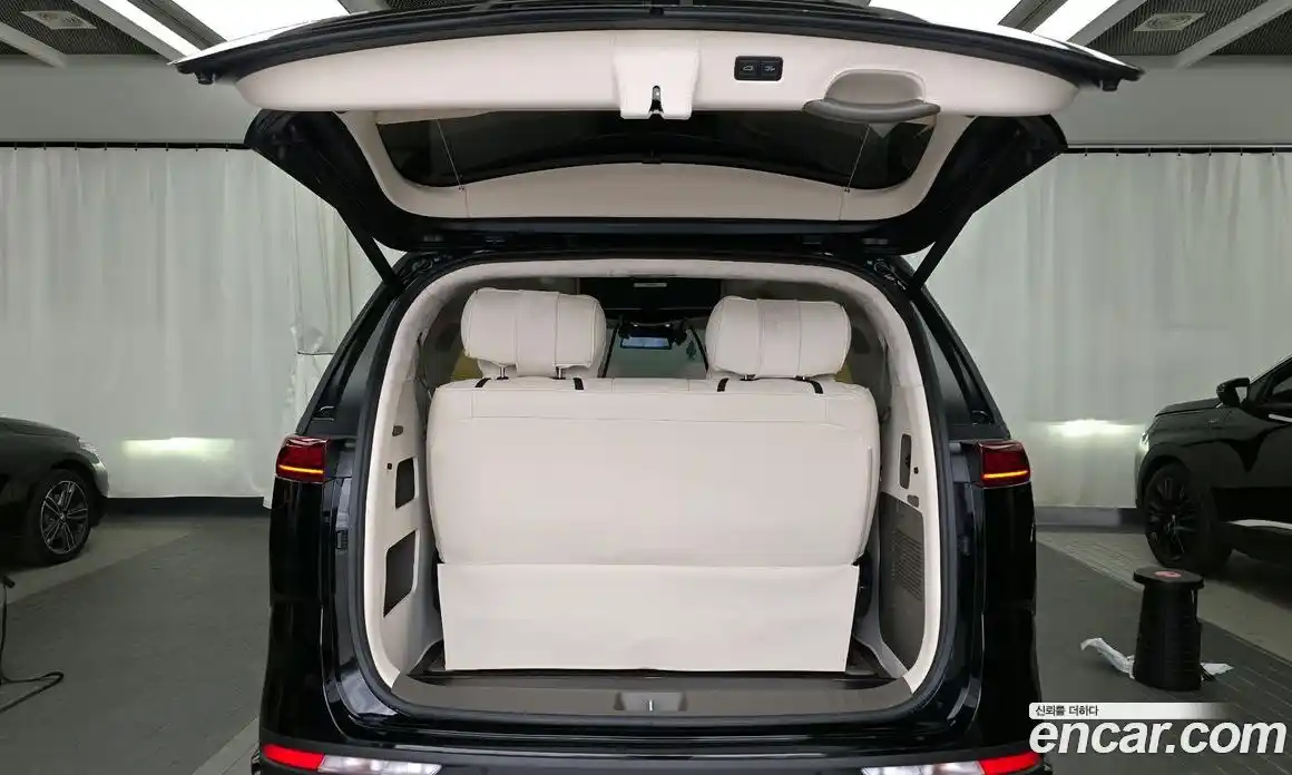 Kia Canival 2022 3.5 Автомат в Москве № 1143378, фото 20