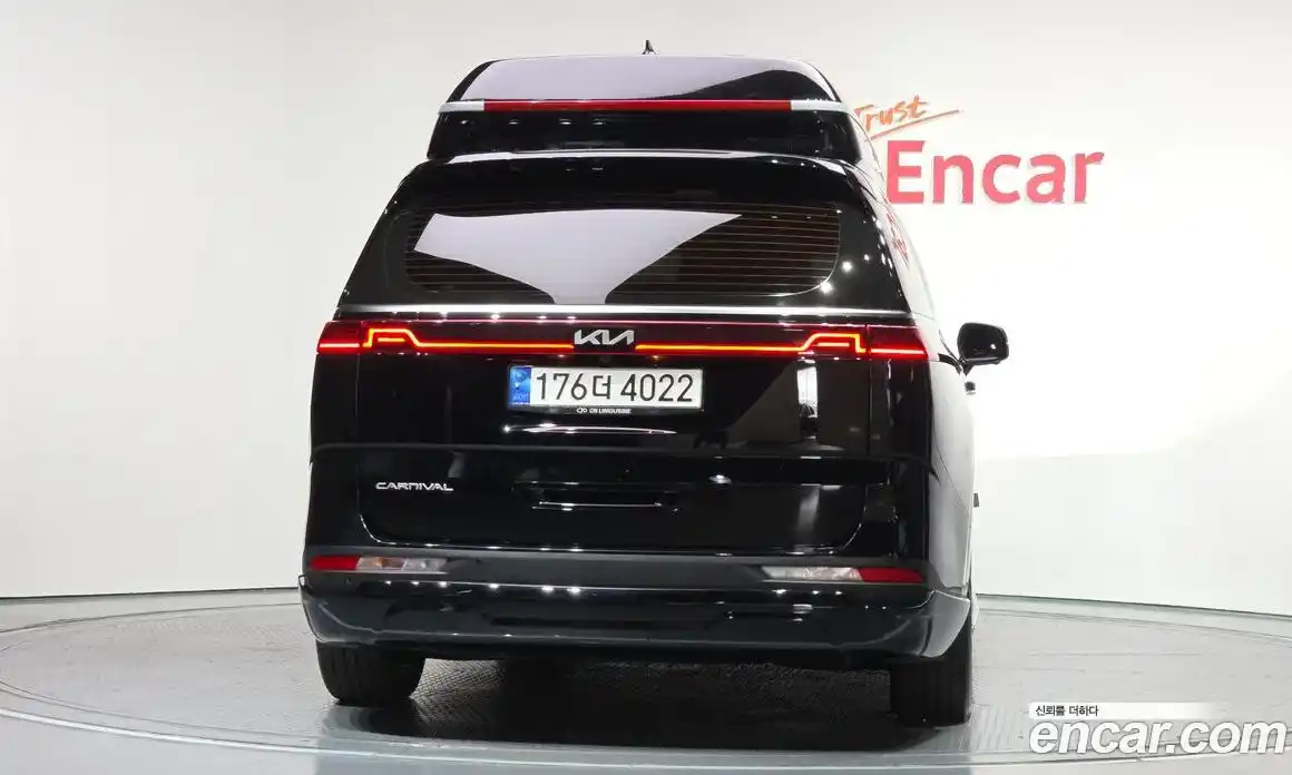 Kia Canival 2022 3.5 Автомат в Москве № 1143378, фото 4