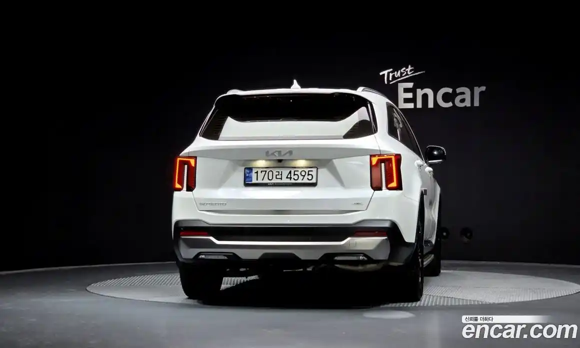 Kia Sorento 2023 1.6 Автомат в Москве № 1143421, фото 3