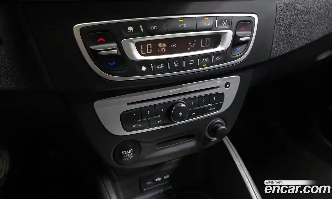 Renault SM3 2019 1.6 гидро в Москве № 1145826, фото 16