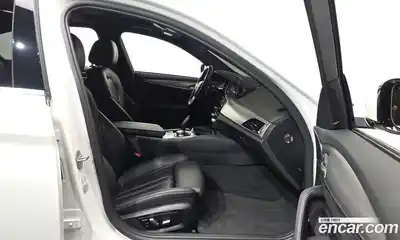 BMW 5-Series 2018 2.0 Автомат в Москве № 1146540, миниатюра 10