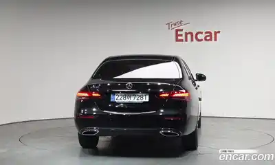 Mercedes-Benz E-Class 2023 2.0 гидро, миниатюра 3