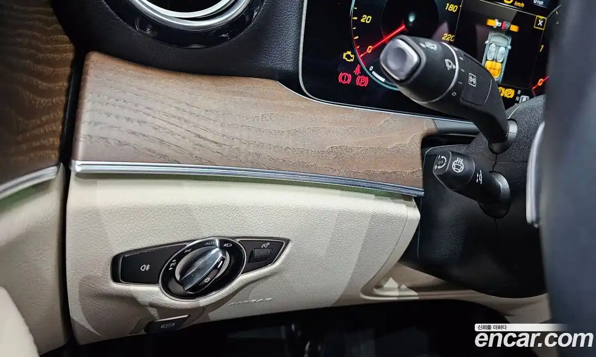 Mercedes-Benz E-Class 2023 1.9 гидро, фото 18