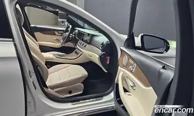 Mercedes-Benz E-Class 2023 1.9 гидро, миниатюра 10