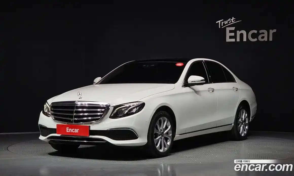 Mercedes-Benz E-Class 2019 2.0 Автомат в Москве № 1147906, фото 1