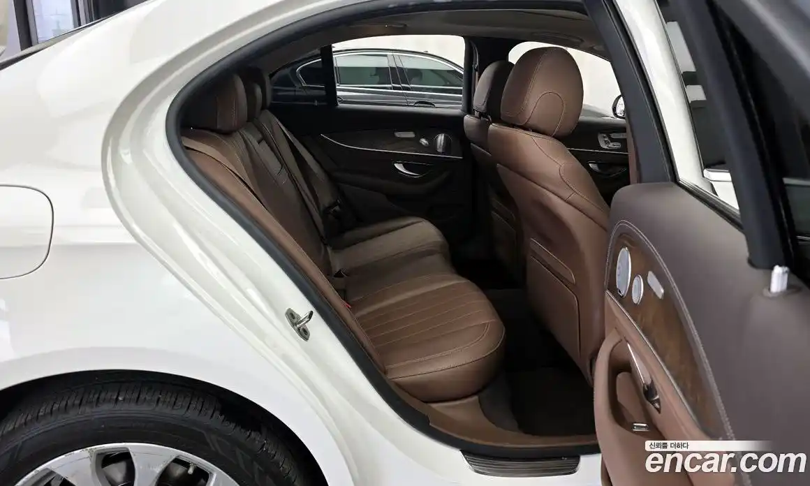 Mercedes-Benz E-Class 2019 2.0 Автомат в Москве № 1147906, фото 12