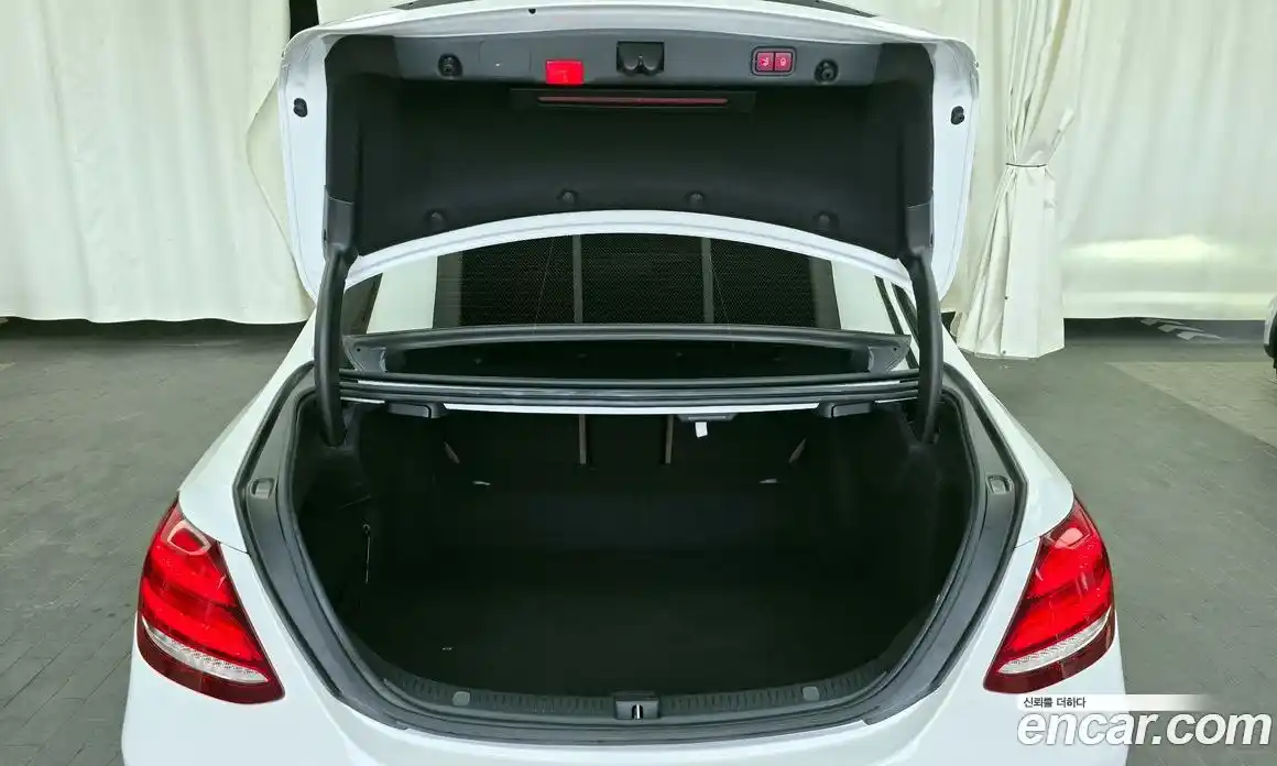 Mercedes-Benz E-Class 2019 2.0 Автомат в Москве № 1147906, фото 20