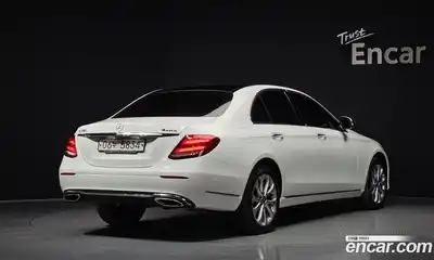 Mercedes-Benz E-Class 2019 2.0 Автомат в Москве № 1147906, миниатюра 2