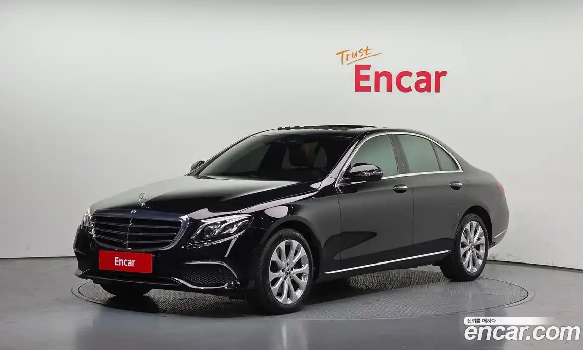 Mercedes-Benz E-Class 2019 2.0 Автомат в Москве № 1147956, фото 1