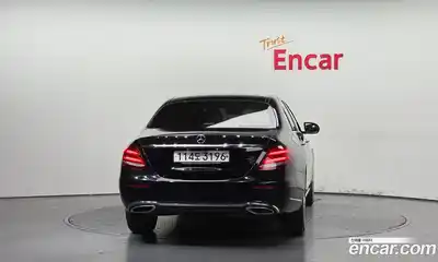 Mercedes-Benz E-Class 2019 2.0 Автомат в Москве № 1147956, миниатюра 4
