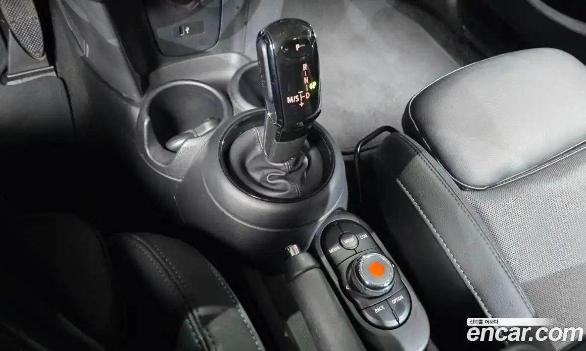 Mini Cooper 2019 1.5 гидро в Москве № 1149904, фото 8