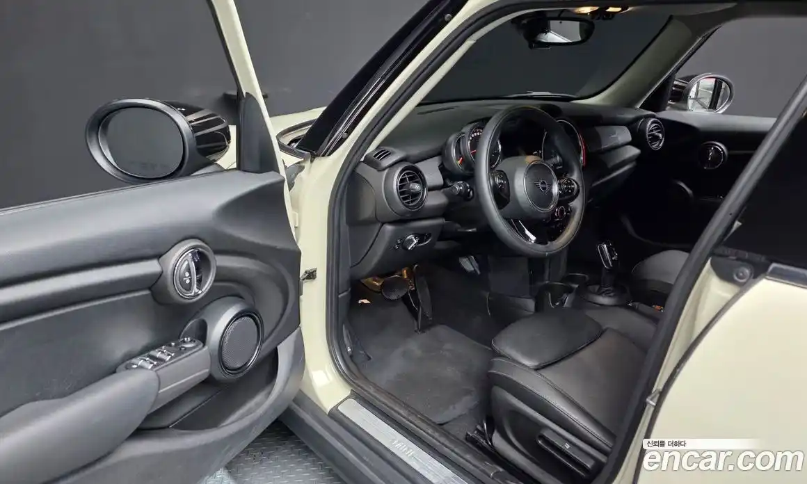Mini Cooper 2019 1.5 гидро в Москве № 1149904, фото 9