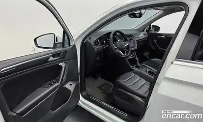 Volkswagen Tiguan 2022 2.0 гидро в Москве № 1151062, миниатюра 10