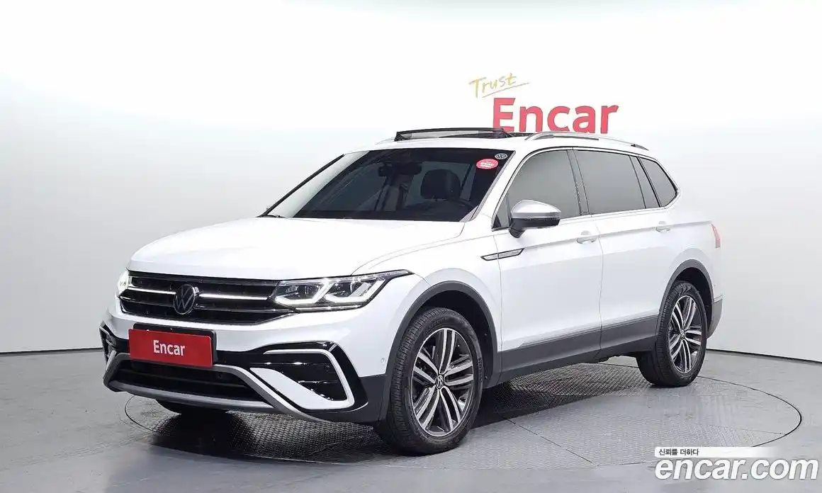 Volkswagen Tiguan 2023 2.0 гидро в Москве № 1151076, фото 1