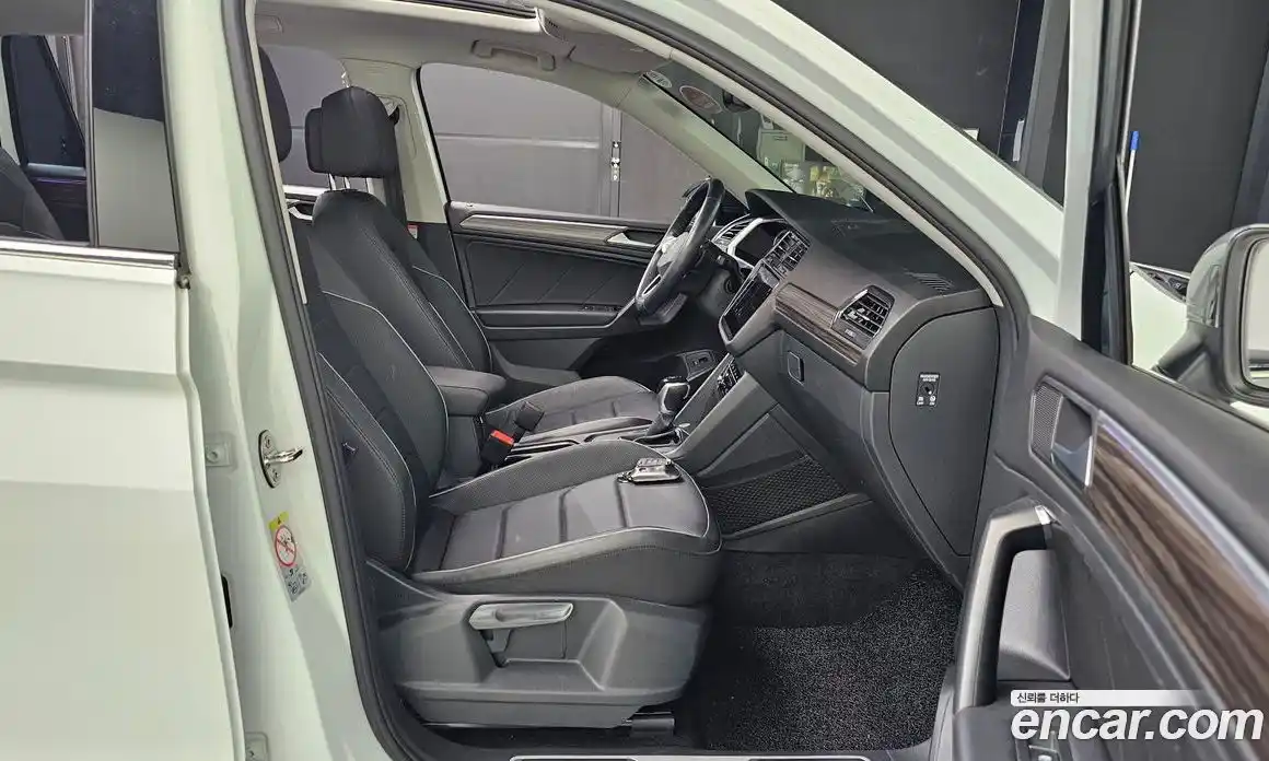 Volkswagen Tiguan 2023 2.0 гидро в Москве № 1151076, фото 12