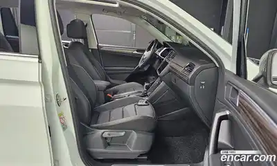 Volkswagen Tiguan 2023 2.0 гидро в Москве № 1151076, миниатюра 12