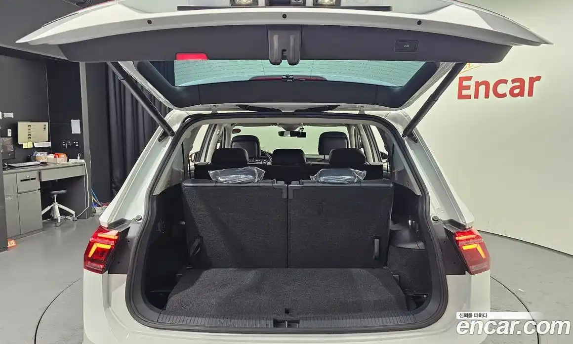 Volkswagen Tiguan 2023 2.0 гидро в Москве № 1151076, фото 20