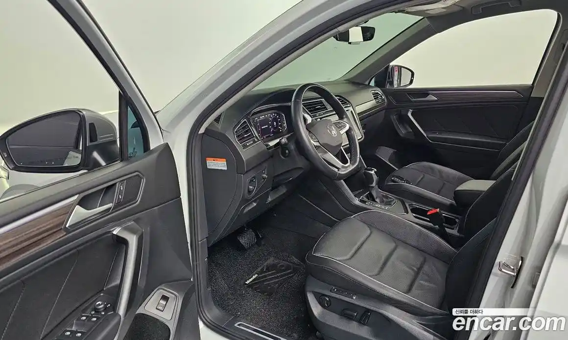 Volkswagen Tiguan 2023 2.0 гидро в Москве № 1151076, фото 10