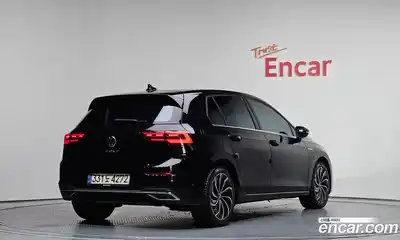 Volkswagen Golf, 2022