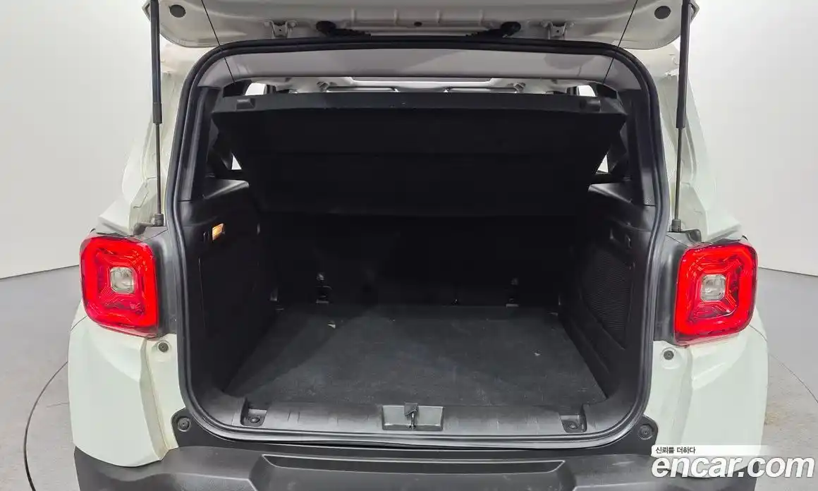 Jeep Renegade 2020 1.6 гидро в Москве № 1151528, фото 20