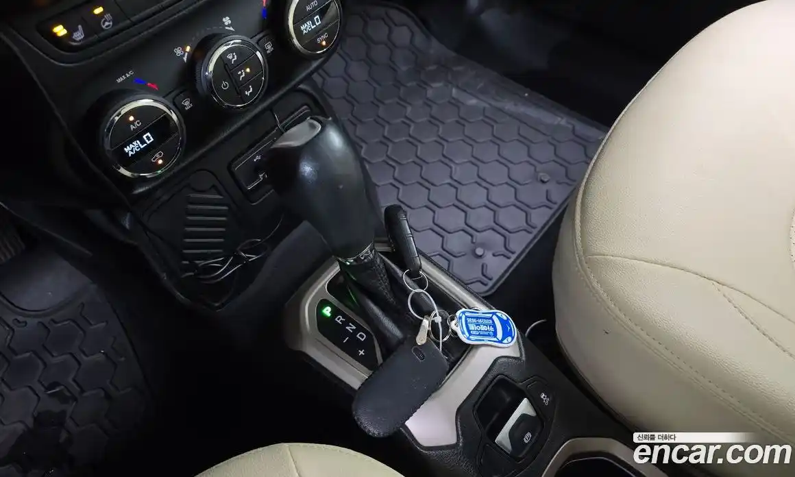Jeep Renegade 2016 2.4 гидро в Москве № 1151636, фото 9