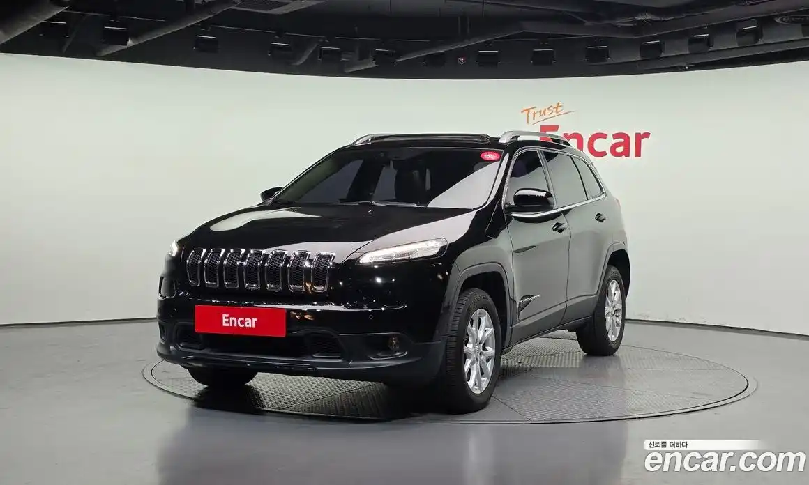 Jeep Cherokee 2017 2.4 гидро в Москве № 1151660, фото 1