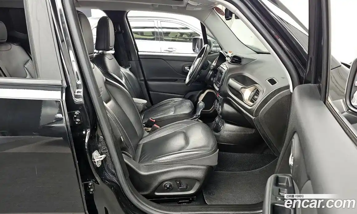 Jeep Renegade 2017 2.0 гидро в Москве № 1151677, фото 11