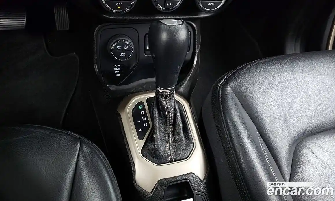 Jeep Renegade 2017 2.0 гидро в Москве № 1151677, фото 9