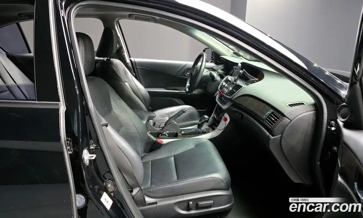 Honda Accord 2013 3.5 гидро в Москве № 1151905, фото 10