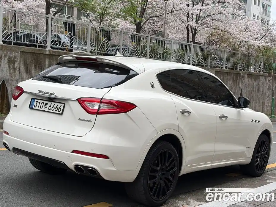 Maserati Levante 2018 3.0 гидро в Москве № 1152469, фото 18