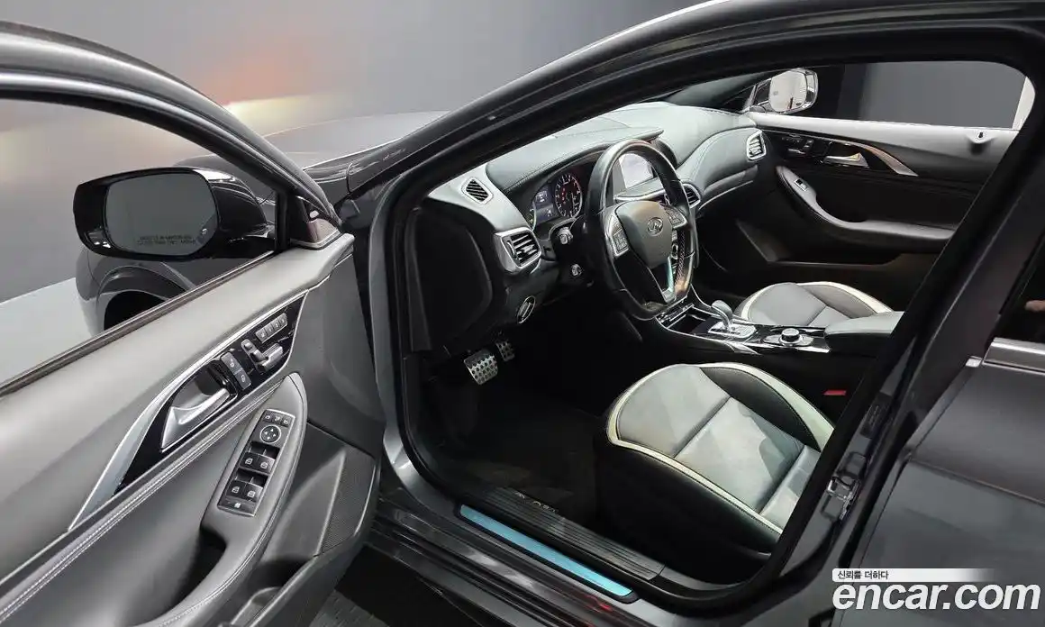 Infiniti Q30 2017 2.0 гидро в Москве № 1152648, фото 11